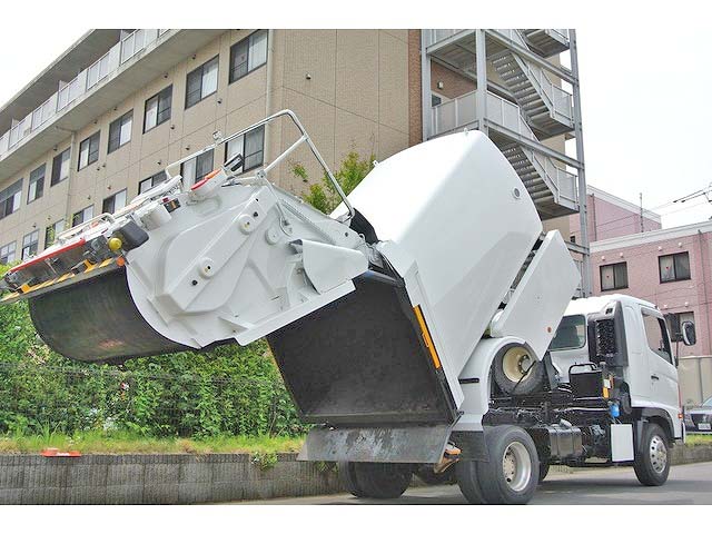 日野レンジャーパッカー車（塵芥車）中型（4t）[写真13]