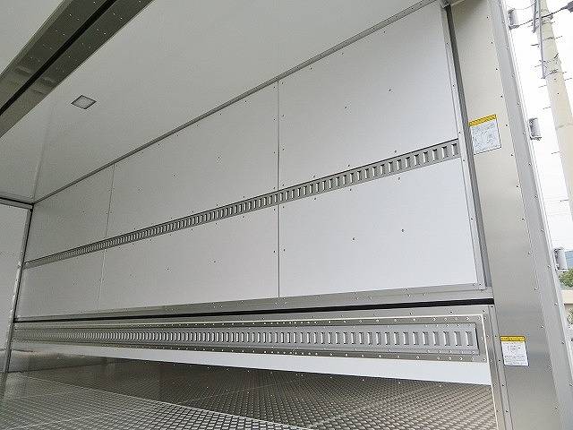日野レンジャー冷蔵冷凍ウイング中型（4t）[写真25]