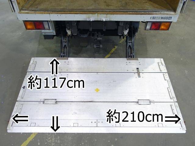 三菱ふそうキャンターアルミバン小型（2t・3t）[写真02]