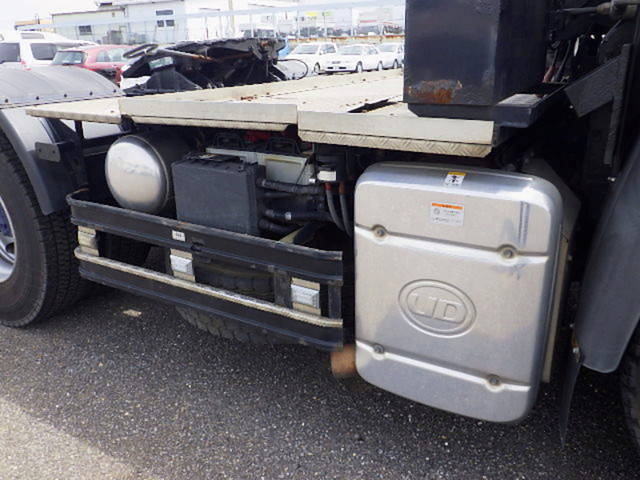 UDトラックスクオントレーラーヘッド（トラクターヘッド）大型（10t）[写真28]