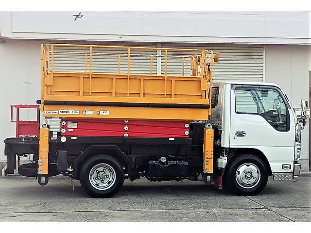 いすゞエルフ高所作業車小型（2t・3t）[写真16]