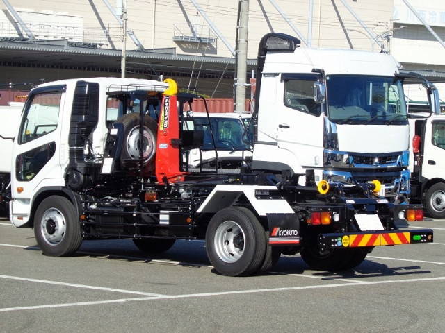 三菱ふそうファイターコンテナ専用車増トン（6t・8t）[写真04]