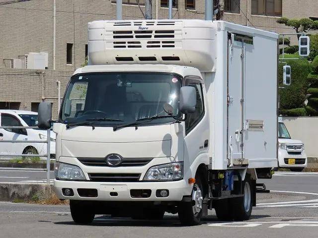 日野デュトロ冷凍車（冷蔵車）小型（2t・3t）[写真01]