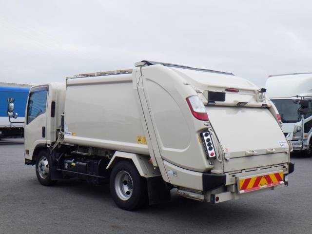 いすゞエルフパッカー車（塵芥車）小型（2t・3t）[写真04]