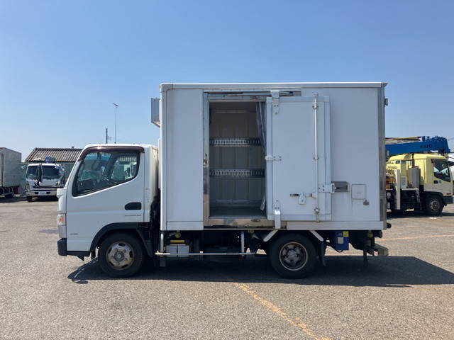 三菱ふそうキャンター冷凍車（冷蔵車）小型（2t・3t）[写真06]