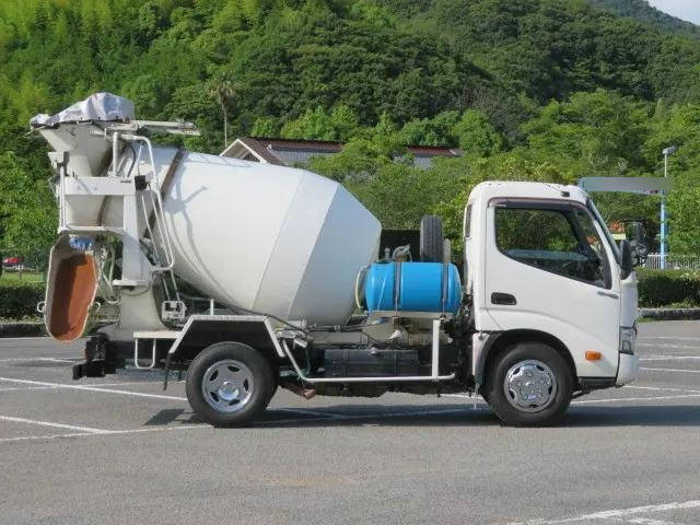 日野デュトロミキサー車（コンクリートミキサー）小型（2t・3t）[写真04]