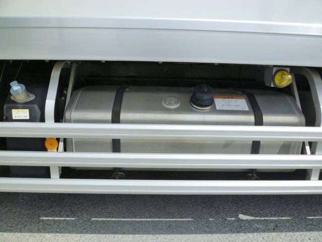三菱ふそうスーパーグレート冷凍車（冷蔵車）大型（10t）[写真32]