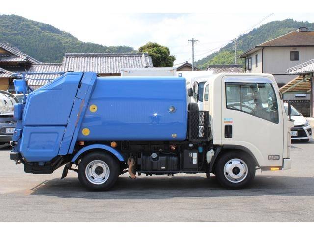 いすゞエルフパッカー車（塵芥車）小型（2t・3t）[写真05]