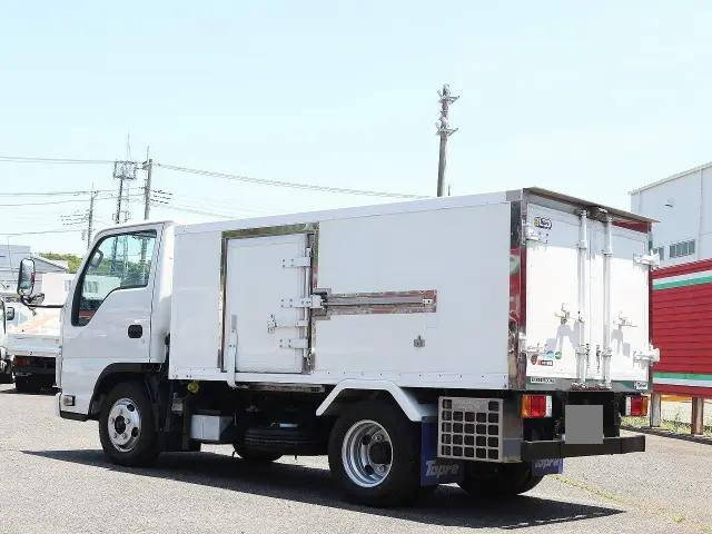 いすゞエルフ冷凍車（冷蔵車）小型（2t・3t）[写真02]