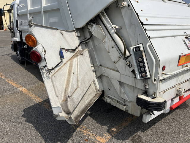 いすゞフォワードパッカー車（塵芥車）中型（4t）[写真19]