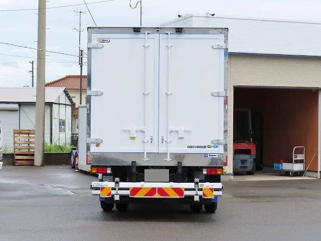 三菱ふそうキャンター冷凍車（冷蔵車）小型（2t・3t）[写真07]