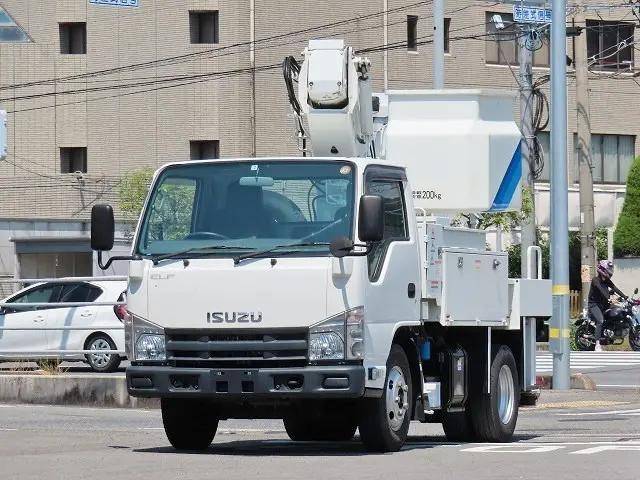 いすゞエルフ高所作業車小型（2t・3t）[写真01]