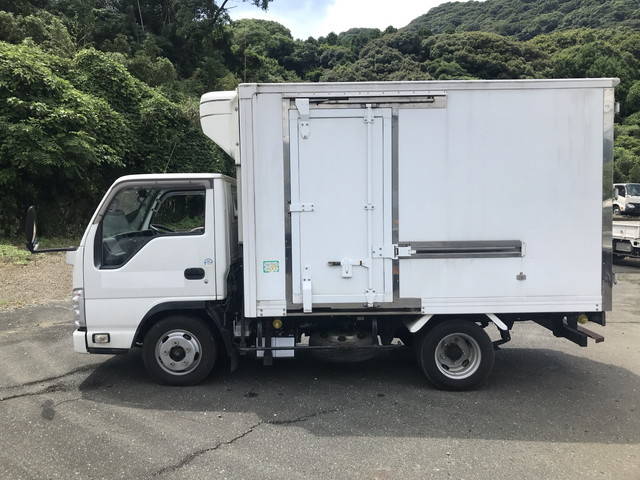 いすゞエルフ冷凍車（冷蔵車）小型（2t・3t）[写真05]