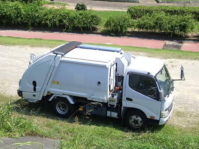 日野デュトロパッカー車（塵芥車）小型（2t・3t）[写真21]