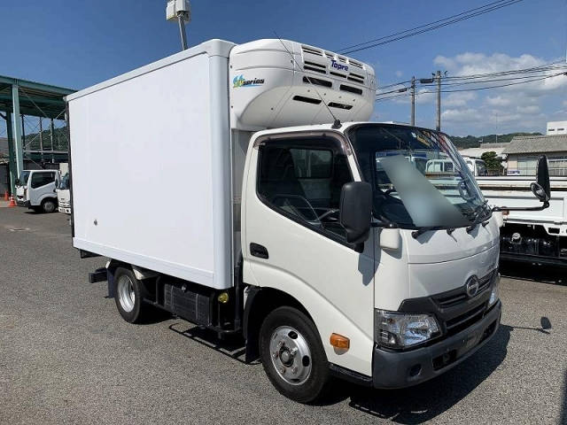 日野デュトロ冷凍車（冷蔵車）小型（2t・3t）[写真03]