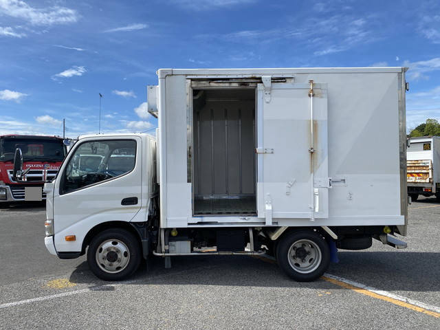 トヨタダイナ冷凍車（冷蔵車）小型（2t・3t）[写真06]