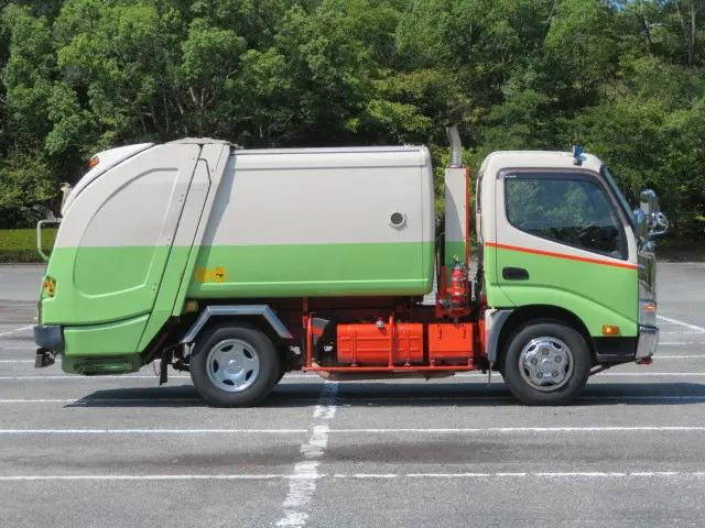 日野デュトロパッカー車（塵芥車）小型（2t・3t）[写真04]