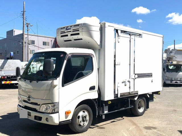 日野デュトロ冷凍車（冷蔵車）小型（2t・3t）[写真01]