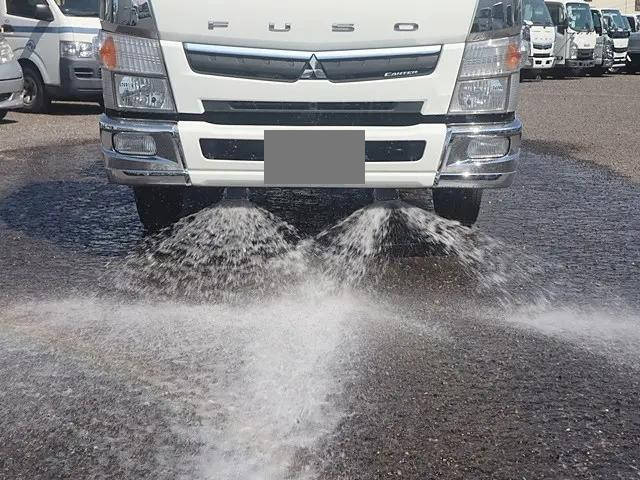 三菱ふそうキャンター散水車小型（2t・3t）[写真09]