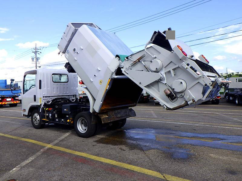 いすゞエルフパッカー車（塵芥車）小型（2t・3t）[写真13]