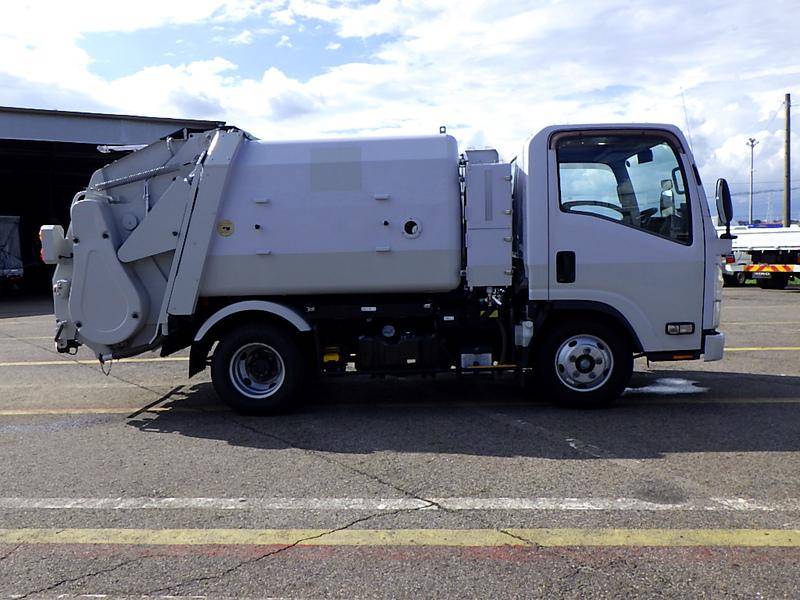 いすゞエルフパッカー車（塵芥車）小型（2t・3t）[写真06]