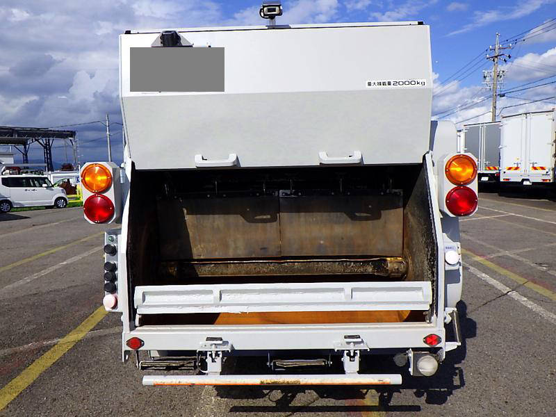 いすゞエルフパッカー車（塵芥車）小型（2t・3t）[写真08]