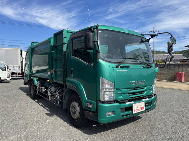 いすゞフォワードパッカー車（塵芥車）増トン（6t・8t）[写真03]