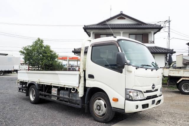 日野デュトロ平ボディ小型（2t・3t）[写真01]