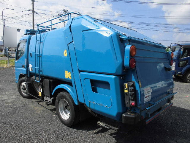 三菱ふそうキャンターパッカー車（塵芥車）小型（2t・3t）[写真04]