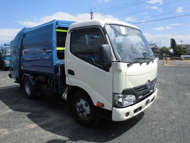 日野デュトロパッカー車（塵芥車）小型（2t・3t）[写真03]