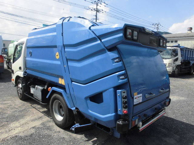 日野デュトロパッカー車（塵芥車）小型（2t・3t）[写真04]