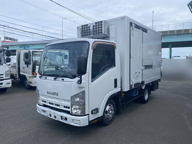 いすゞエルフ冷凍車（冷蔵車）小型（2t・3t）[写真03]