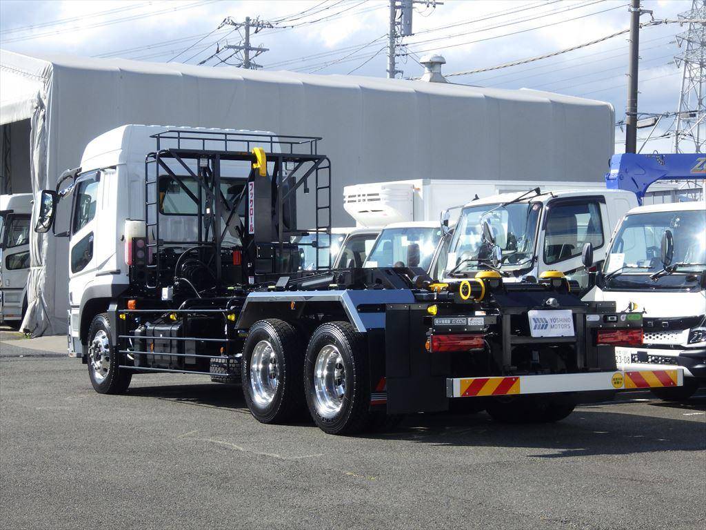 三菱ふそうスーパーグレートコンテナ専用車大型（10t）[写真03]