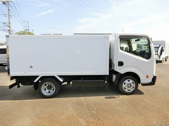 三菱ふそうキャンター冷凍車（冷蔵車）小型（2t・3t）[写真06]