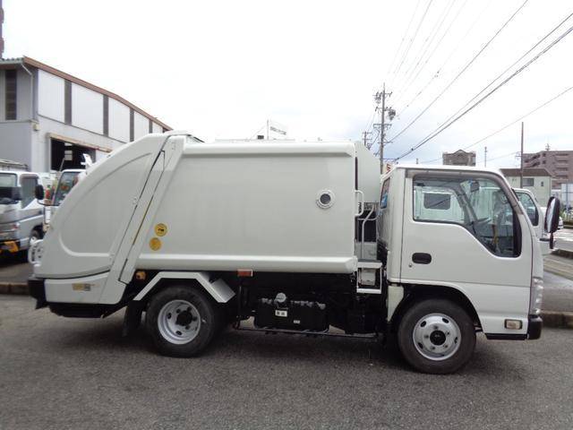 いすゞエルフパッカー車（塵芥車）小型（2t・3t）[写真13]