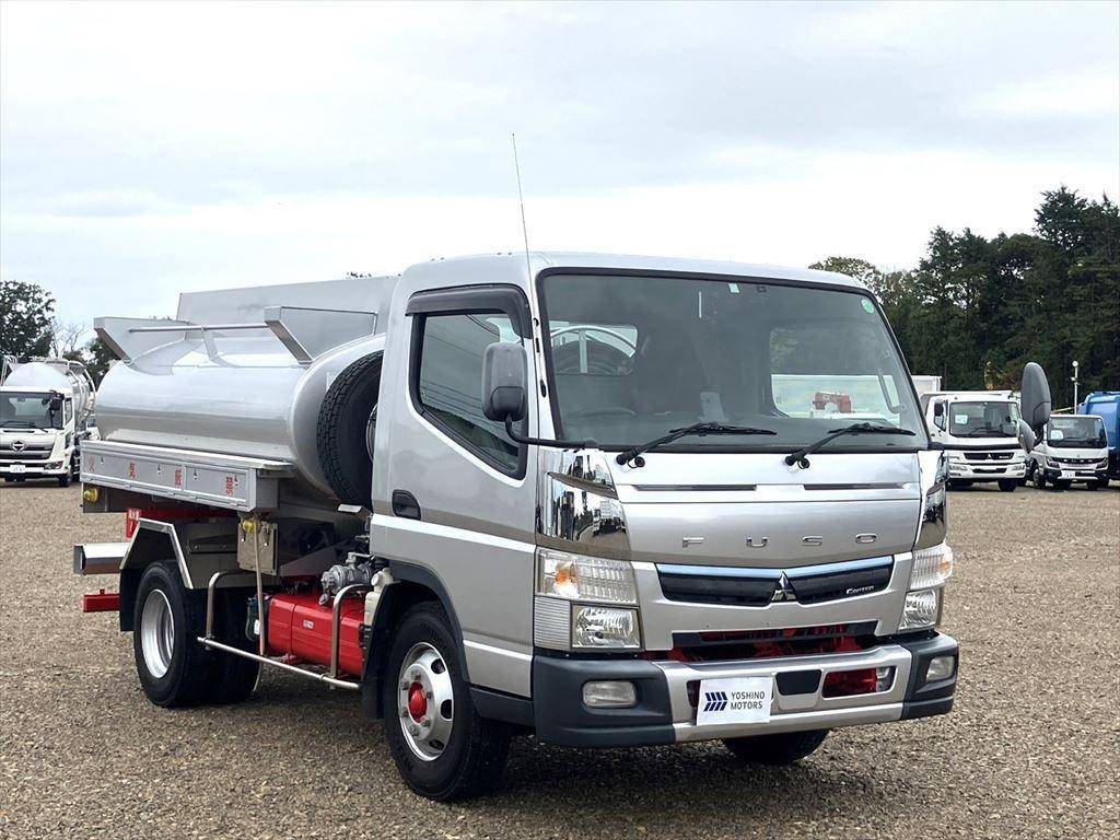 三菱ふそうキャンタータンク車（タンクローリー）小型（2t・3t）[写真02]