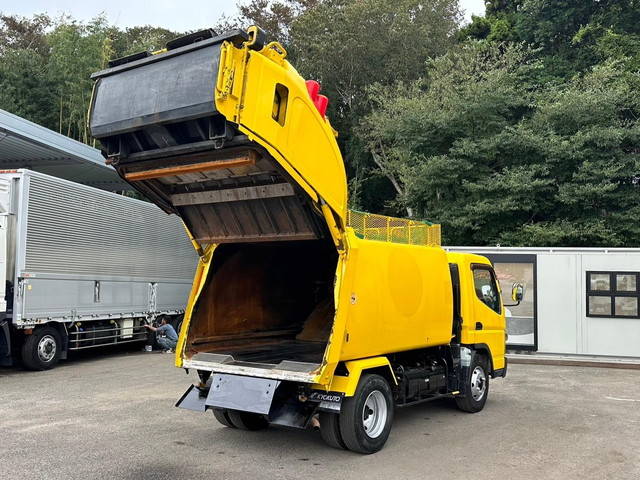 三菱ふそうキャンターパッカー車（塵芥車）小型（2t・3t）[写真14]