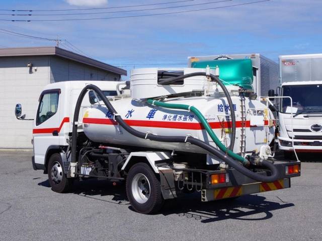 三菱ふそうキャンタータンク車（タンクローリー）小型（2t・3t）[写真02]