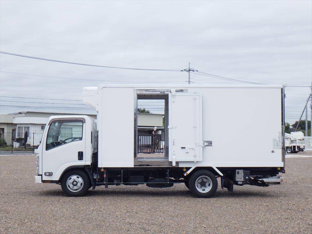 いすゞエルフ冷凍車（冷蔵車）小型（2t・3t）[写真13]