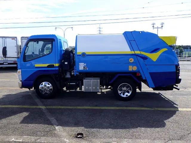 三菱ふそうキャンターパッカー車（塵芥車）小型（2t・3t）[写真03]