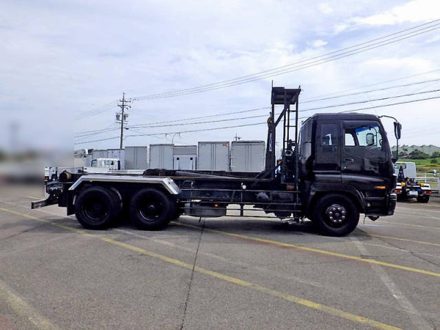 いすゞギガコンテナ専用車大型（10t）[写真03]