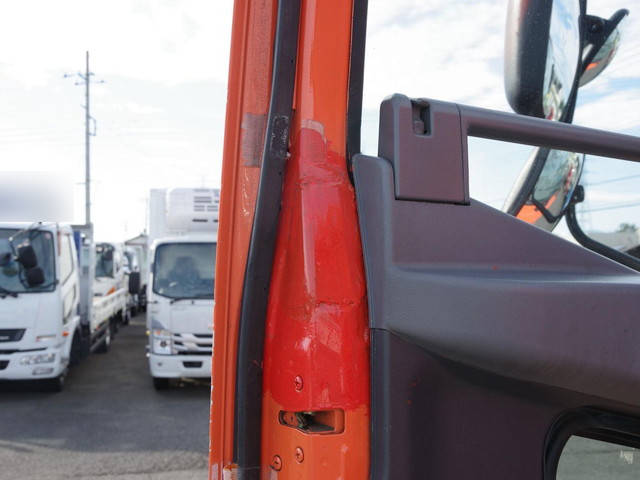 三菱ふそうファイターパッカー車（塵芥車）増トン（6t・8t）[写真24]