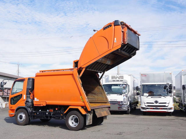 三菱ふそうファイターパッカー車（塵芥車）増トン（6t・8t）[写真09]