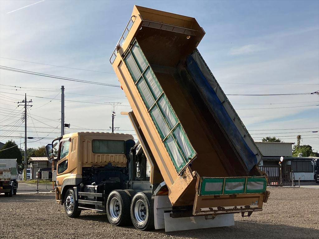 三菱ふそうスーパーグレートダンプ大型（10t）[写真11]