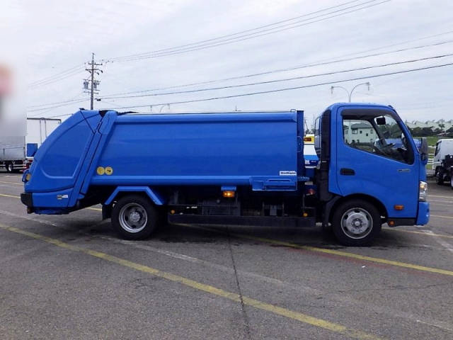 日野デュトロパッカー車（塵芥車）小型（2t・3t）[写真04]