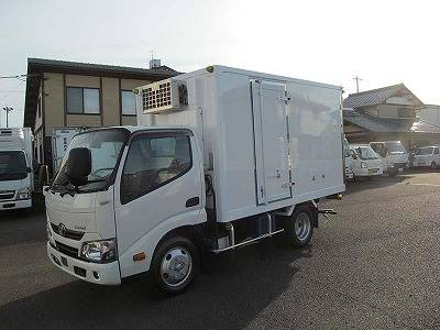 トヨタダイナ冷凍車（冷蔵車）小型（2t・3t）[写真01]