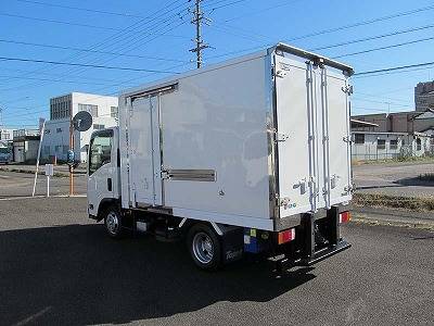 いすゞエルフ冷凍車（冷蔵車）小型（2t・3t）[写真04]