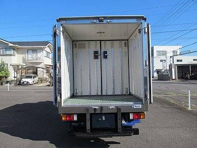 いすゞエルフ冷凍車（冷蔵車）小型（2t・3t）[写真06]