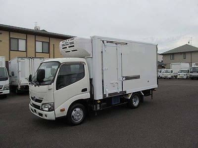 日野デュトロ冷凍車（冷蔵車）小型（2t・3t）[写真01]