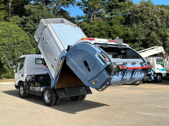 日野デュトロパッカー車（塵芥車）小型（2t・3t）[写真10]